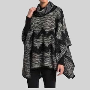 NWOT Vertigo Lambs Wool Blend Gray & Black Chevron Cowl Neck Poncho Size Small